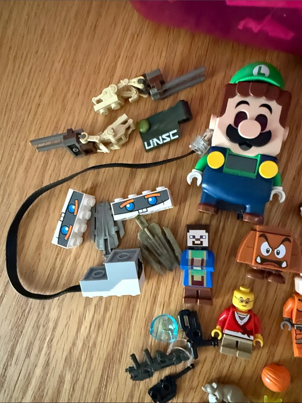 LEGO Mixed Bricks (10 pounds+) Minifigures Set